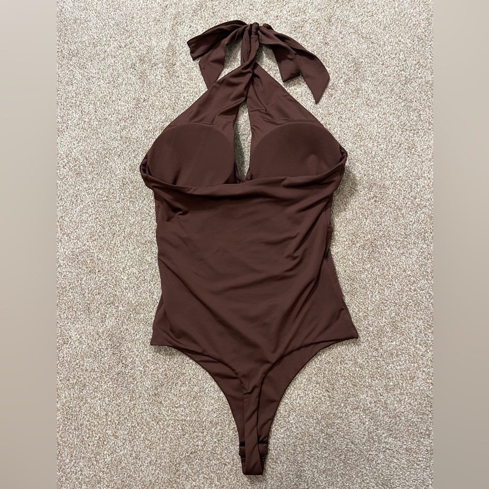 Keyhole Bodysuit 🤎 - Picture 5 of 5